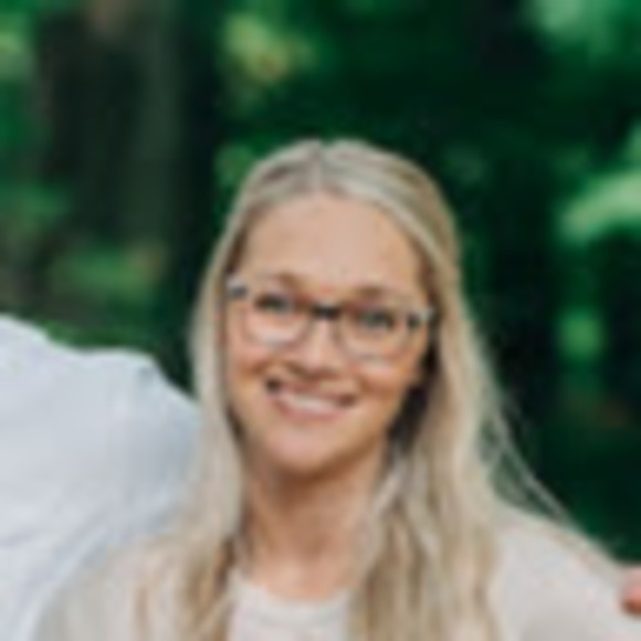 Meet your Posher, Linette - Picture 1 of 1